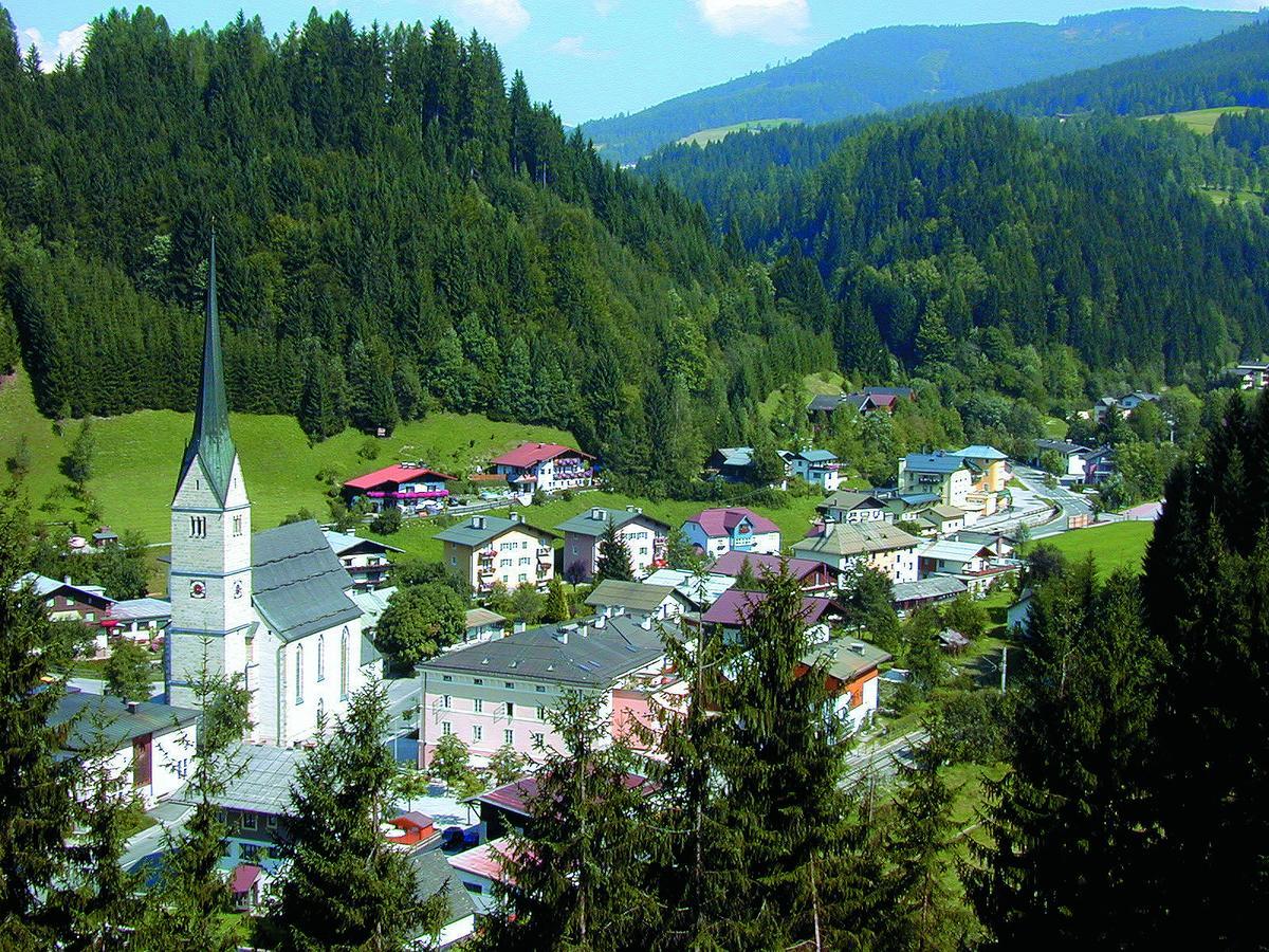 Hotel Hubertushof Flachau Buitenkant foto