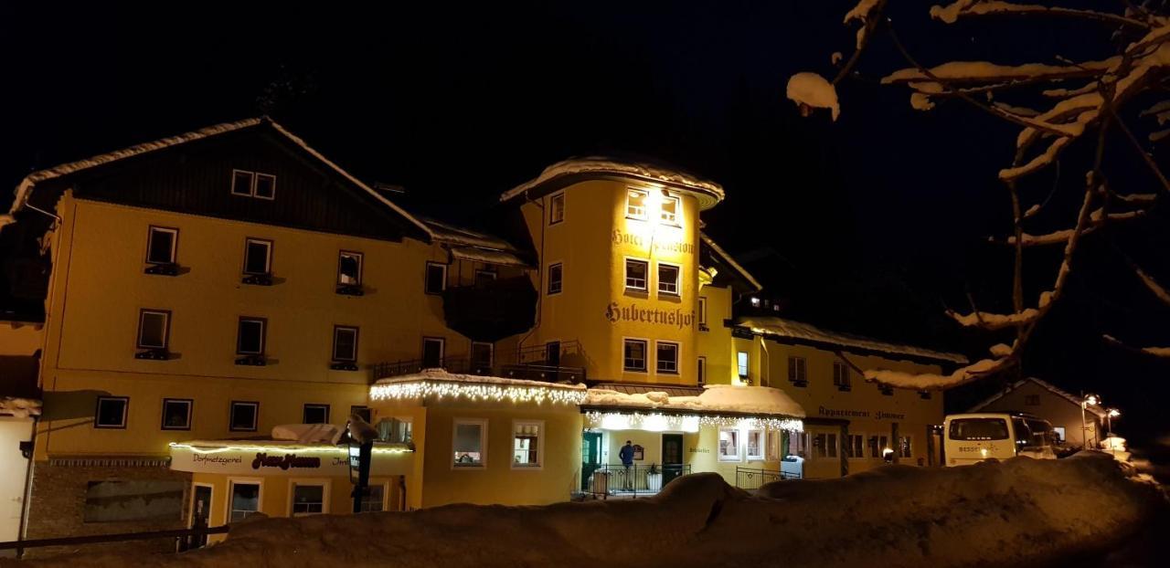 Hotel Hubertushof Flachau Buitenkant foto